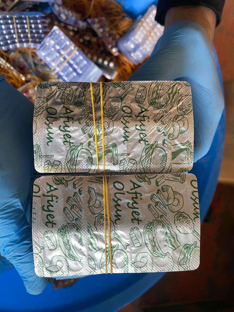 zehir-tacirlerine-baskin-uyusturucuya-afiyet-olsun-yazmislar