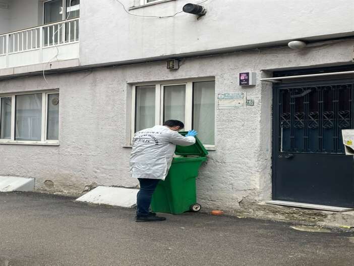 emekli-polis-esini-oldurup-15-parcaya-aymisti-attigi-cop-kutularini-gosterdi