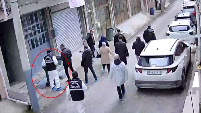 emekli-polis-esini-oldurup-15-parcaya-aymisti-attigi-cop-kutularini-gosterdi