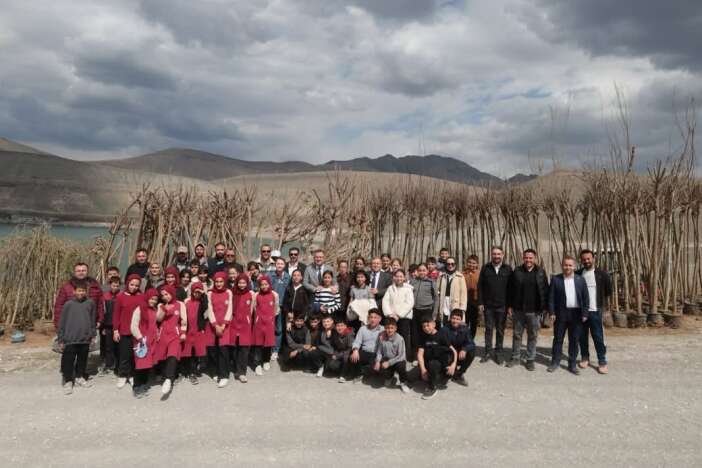 konyanin-unlu-golunun-cevresi-artik-daha-yesil