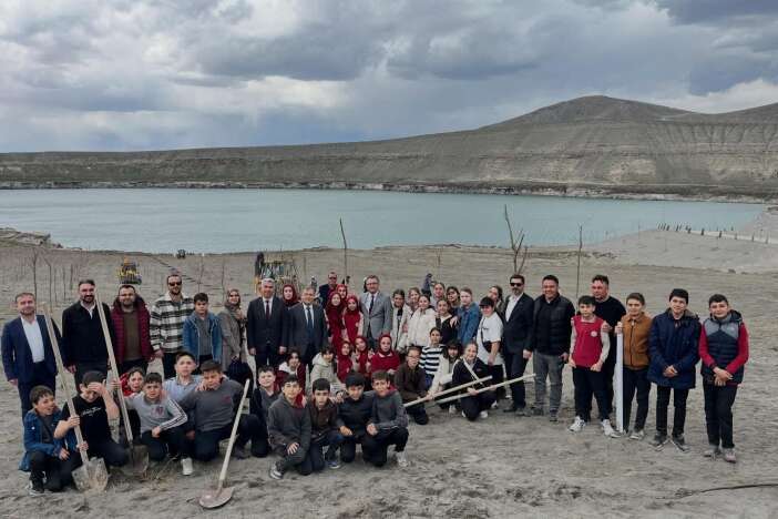 konyanin-unlu-golunun-cevresi-artik-daha-yesil