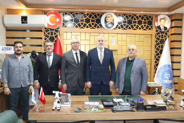 karapinar-sut-ureticileri-birligi-onemli-isimleri-misafir-etti