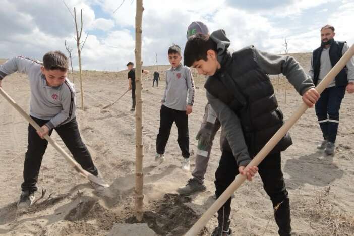 konyada-ogrenciler-gelecege-nefes-icin-harekete-gecti