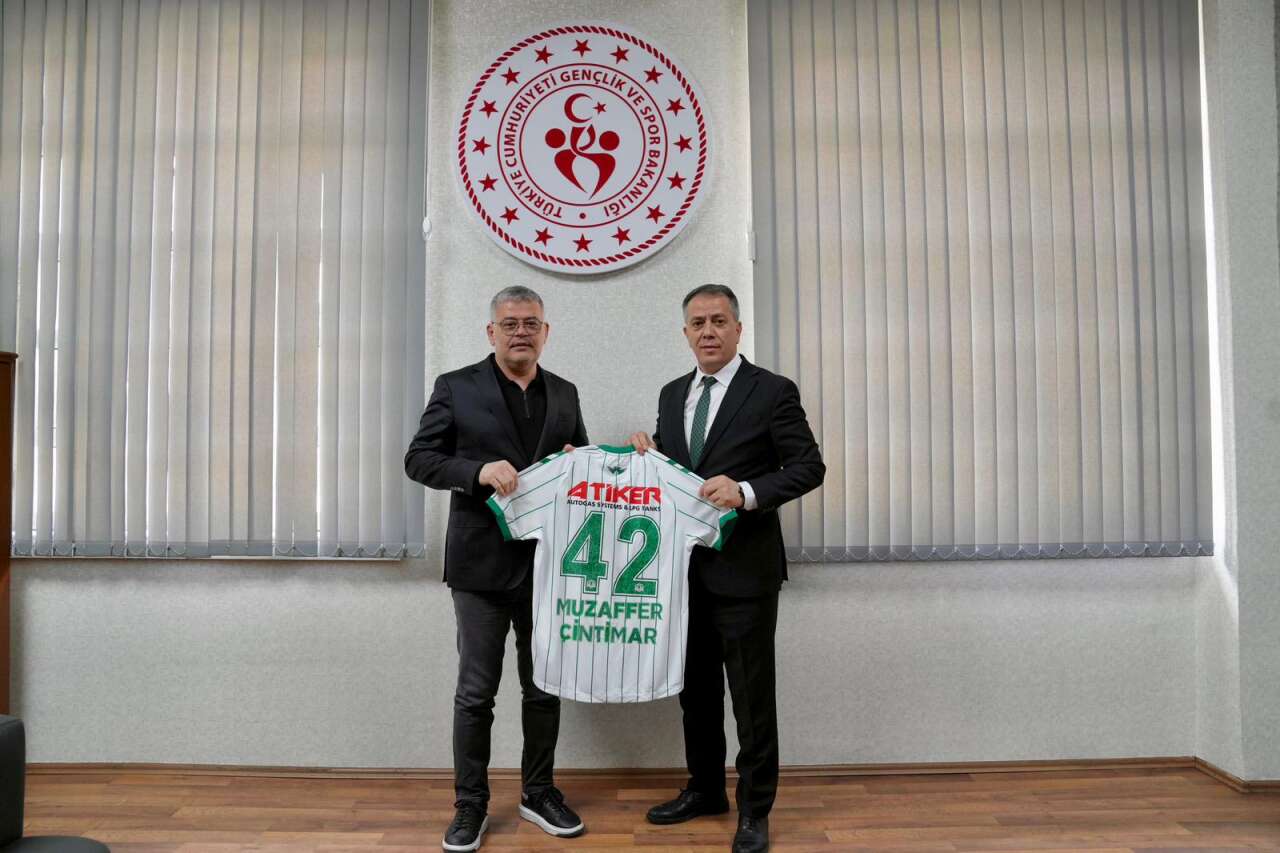 konyaspordan-genclik-ve-spor-il-mudurlugune-ziyaret