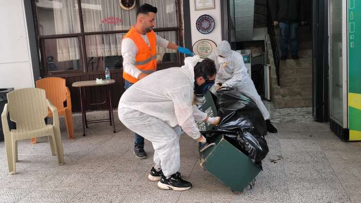 pansiyon-odasinda-supheli-olum-ekipler-kokuya-dayanamadi