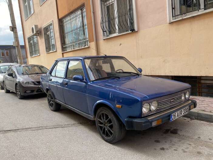 boyle-ilan-gorulmedi-arabasini-kola-getirene-verecek