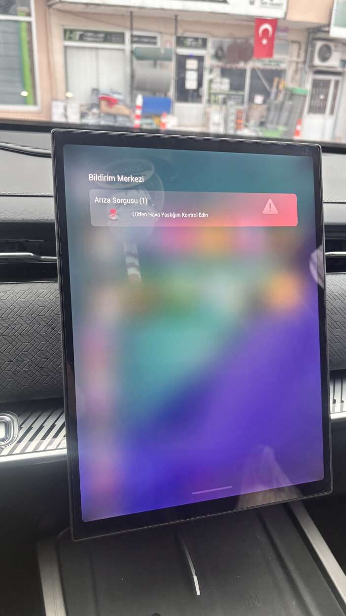 dugun-icin-aldigi-sifir-otomobil-kabusu-oldu-binmeye-korkuyor