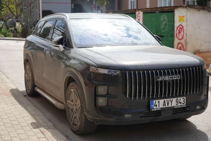 dugun-icin-aldigi-sifir-otomobil-kabusu-oldu-binmeye-korkuyor