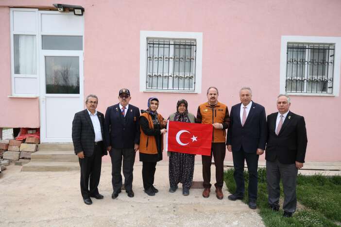 konya-buyuksehirden-sehit-polislerin-ailelerine-ziyaret