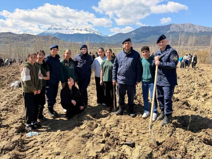 konyada-1900-fidan-toprakla-bulustu-gelecege-nefes-olacak