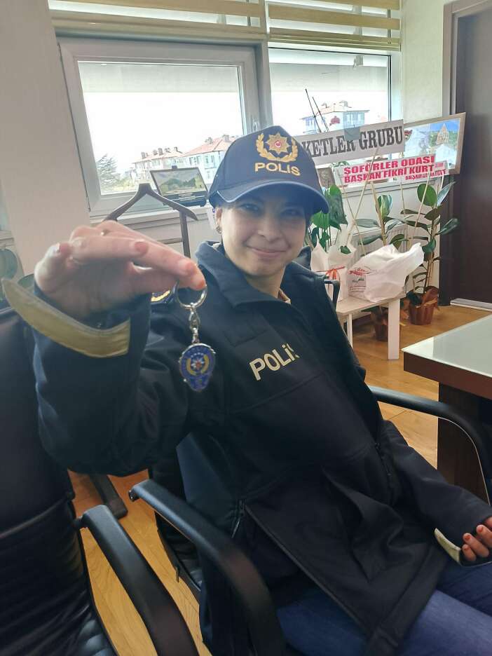 konyanin-en-ozel-polisi-hayalindeki-uniformayla-gorev-basinda