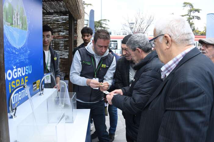 koski-kulturparkta-actigi-stantta-ucretsiz-perlator-dagitiyor