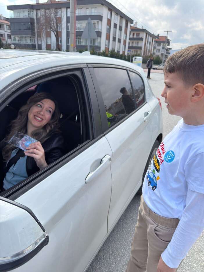 ogrencilerden-konya-trafiginde-nezaket-cagrisi