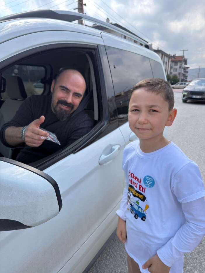 ogrencilerden-konya-trafiginde-nezaket-cagrisi