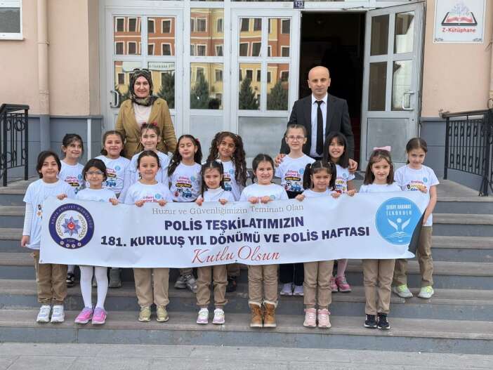 ogrencilerden-konya-trafiginde-nezaket-cagrisi