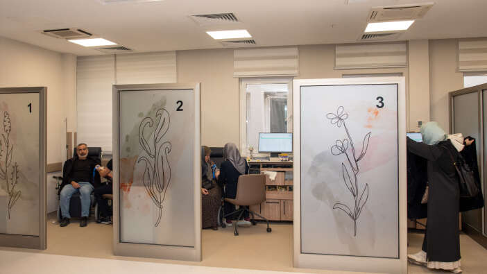 selcuk-tipta-dort-kritik-birimde-yenilige-gidildi