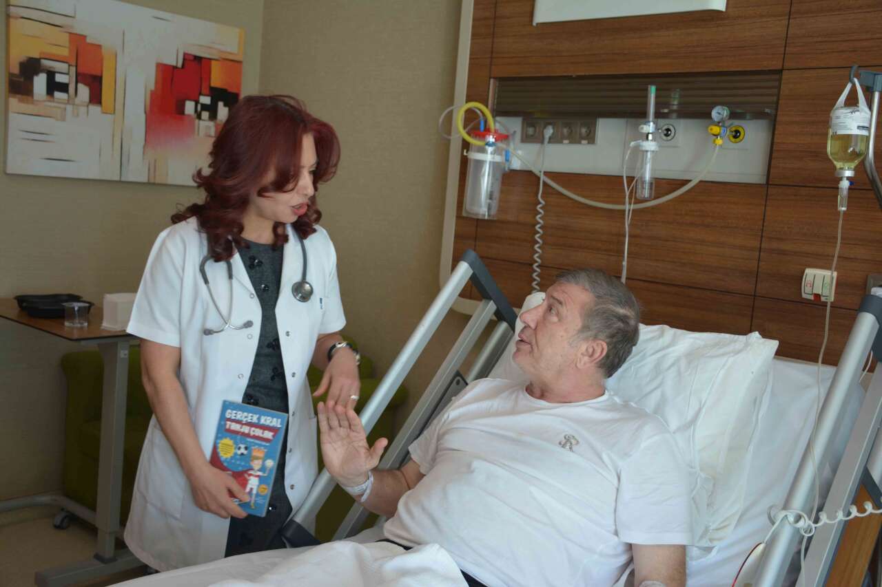 unlu-eski-futbolcu-tanju-colak-konyada-hastanelik-oldu