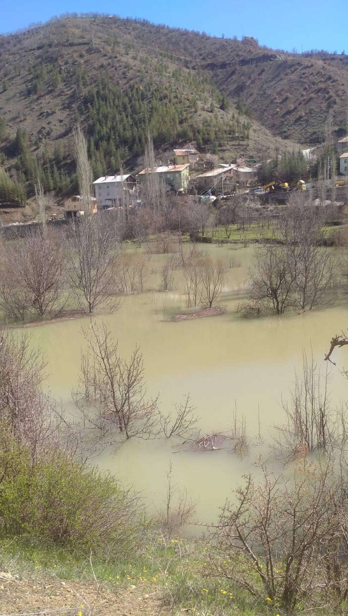 konyada-koca-bir-mahalle-sular-altinda-kaliyor-hatiralar-da-birer-birer-kayboluyor
