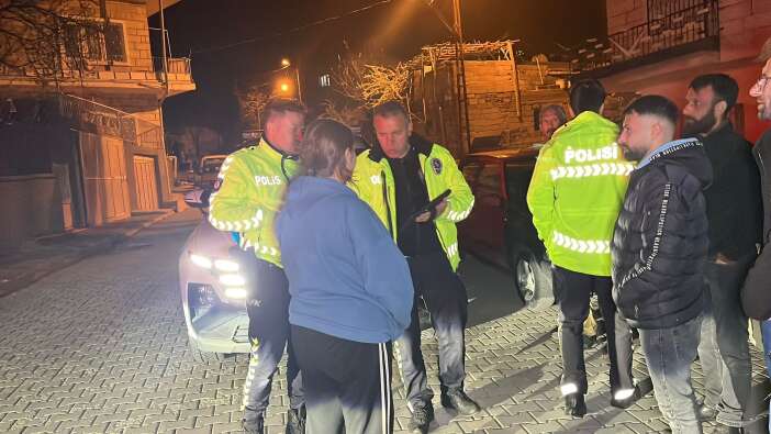 kaza-yapan-kadinin-aracini-arkadasi-kacirdi