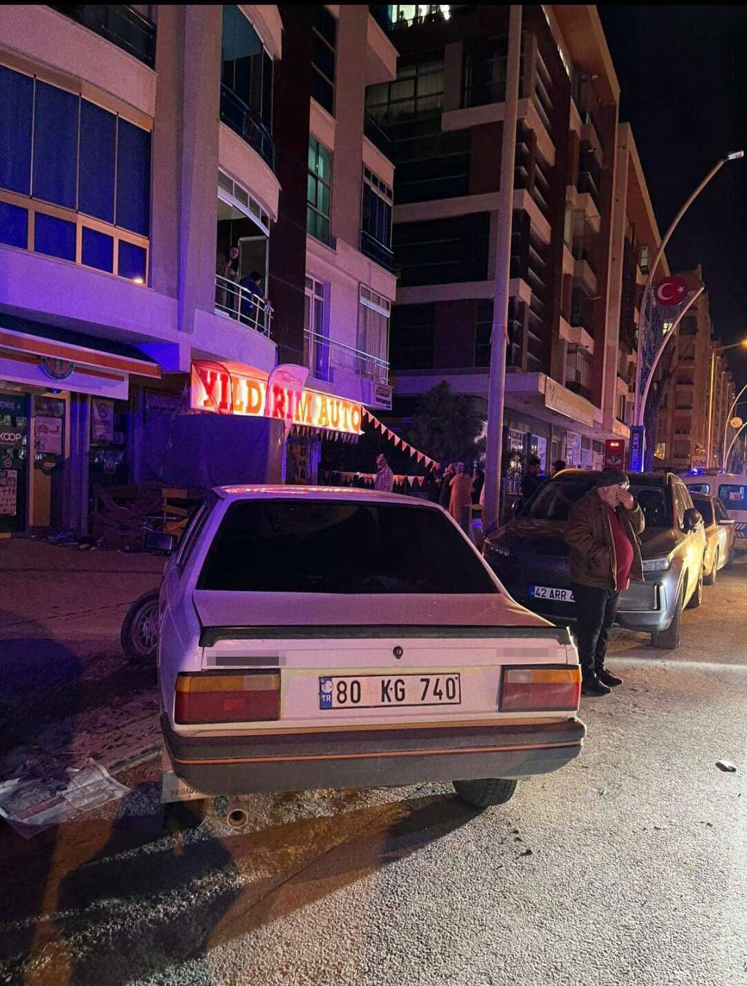 konyada-kontrolden-cikan-arac-ters-yola-girdi-surucu-ehliyetsiz-cikti