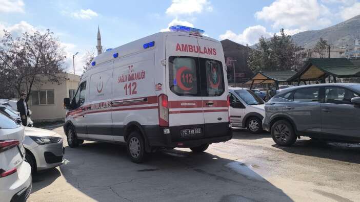 koyde-bir-kisi-olduruldu-ortalik-karisti-jandarma-nobet-tutuyor