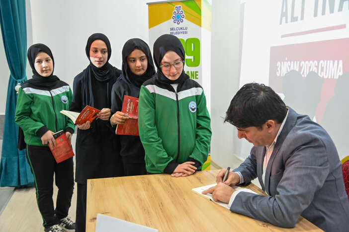 selcuklu-belediyesi-konyadaki-genclerin-zihinlerine-isik-tutuyor