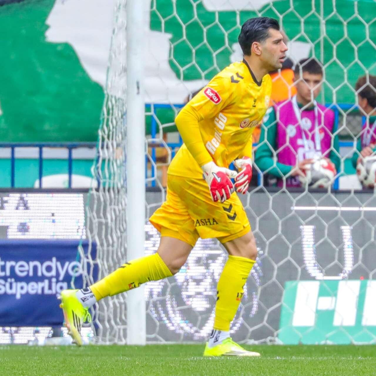 konyaspordan-2-oyuncu-haftanin-en-iyi-11ine-secildi