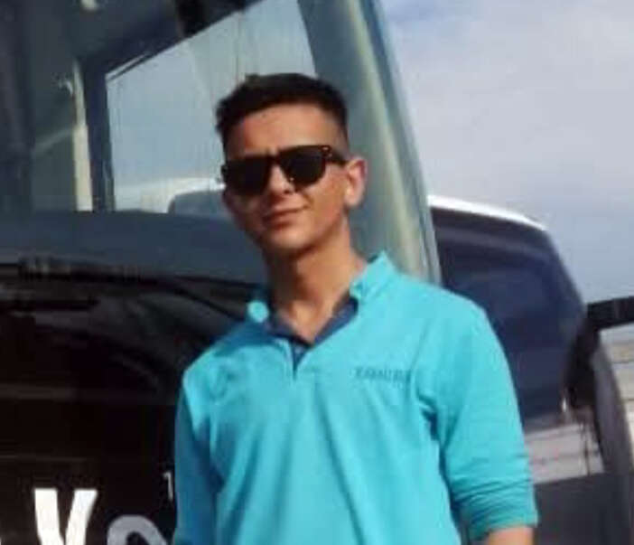 musteriyi-yuksek-ses-yuzunden-uyaran-genc-garsona-bicakli-saldiri