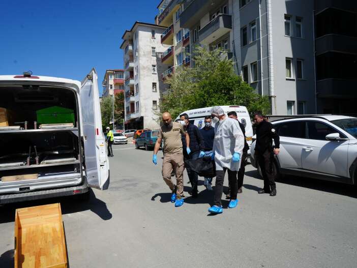 oldurdugu-hamile-esinin-cesediyle-10-gun-yasayan-adamin-anlattiklari-kan-dondurdu