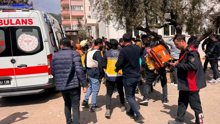 kahramanmarasta-bir-okuldan-silah-sesleri-yukseldi