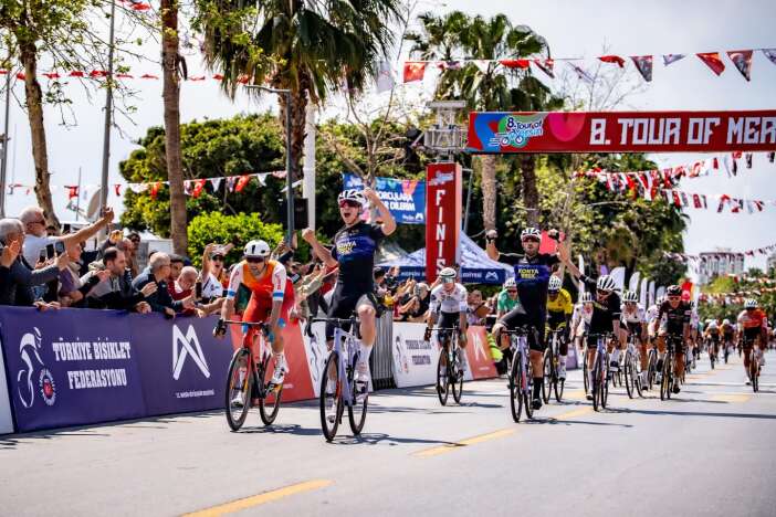 konya-buyuksehir-belediyespor-zirvedeki-yerini-koruyor