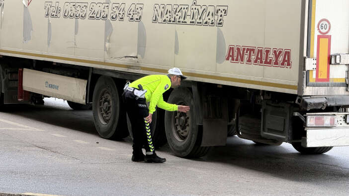 ekmek-parasi-pesinde-kosarken-tirin-altinda-kalan-kadin-oldu