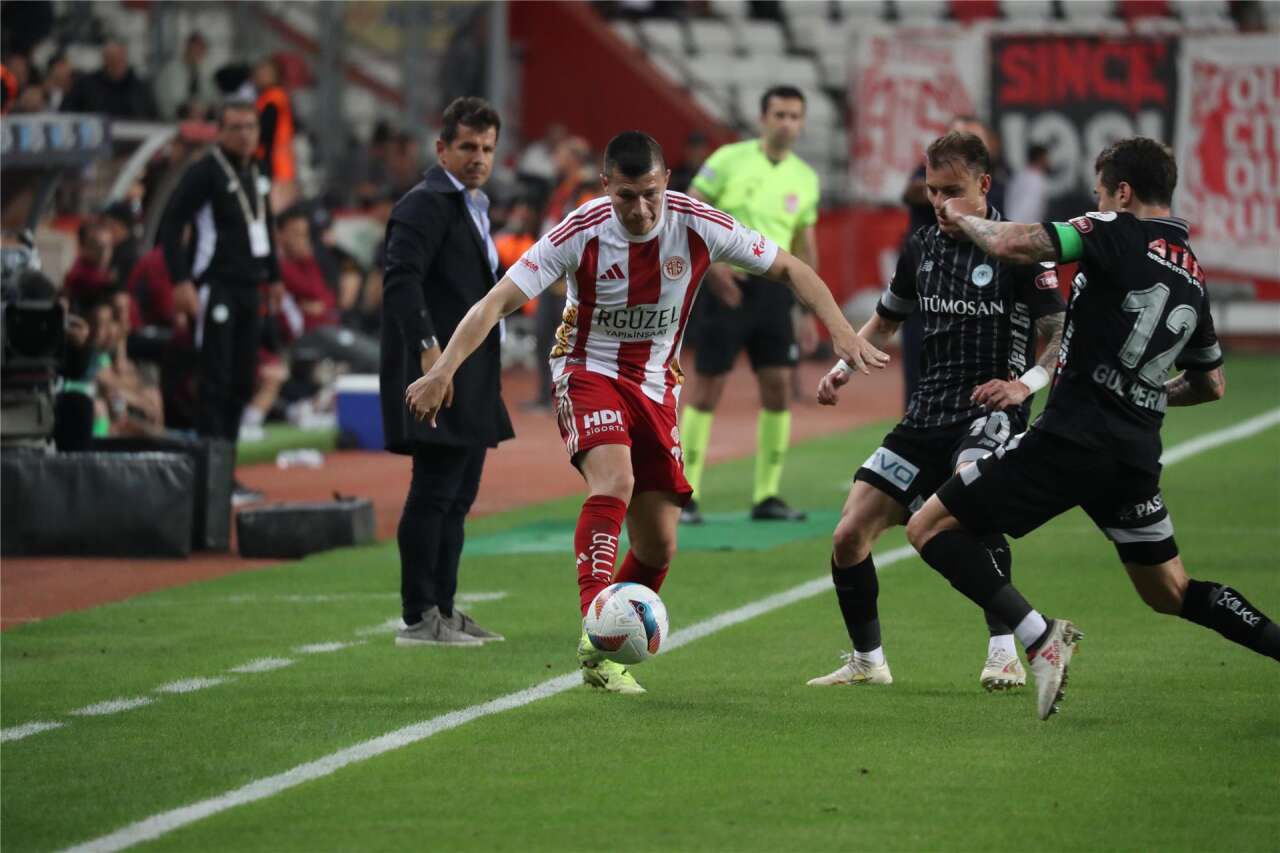 konyaspor-ile-antalyaspor-30