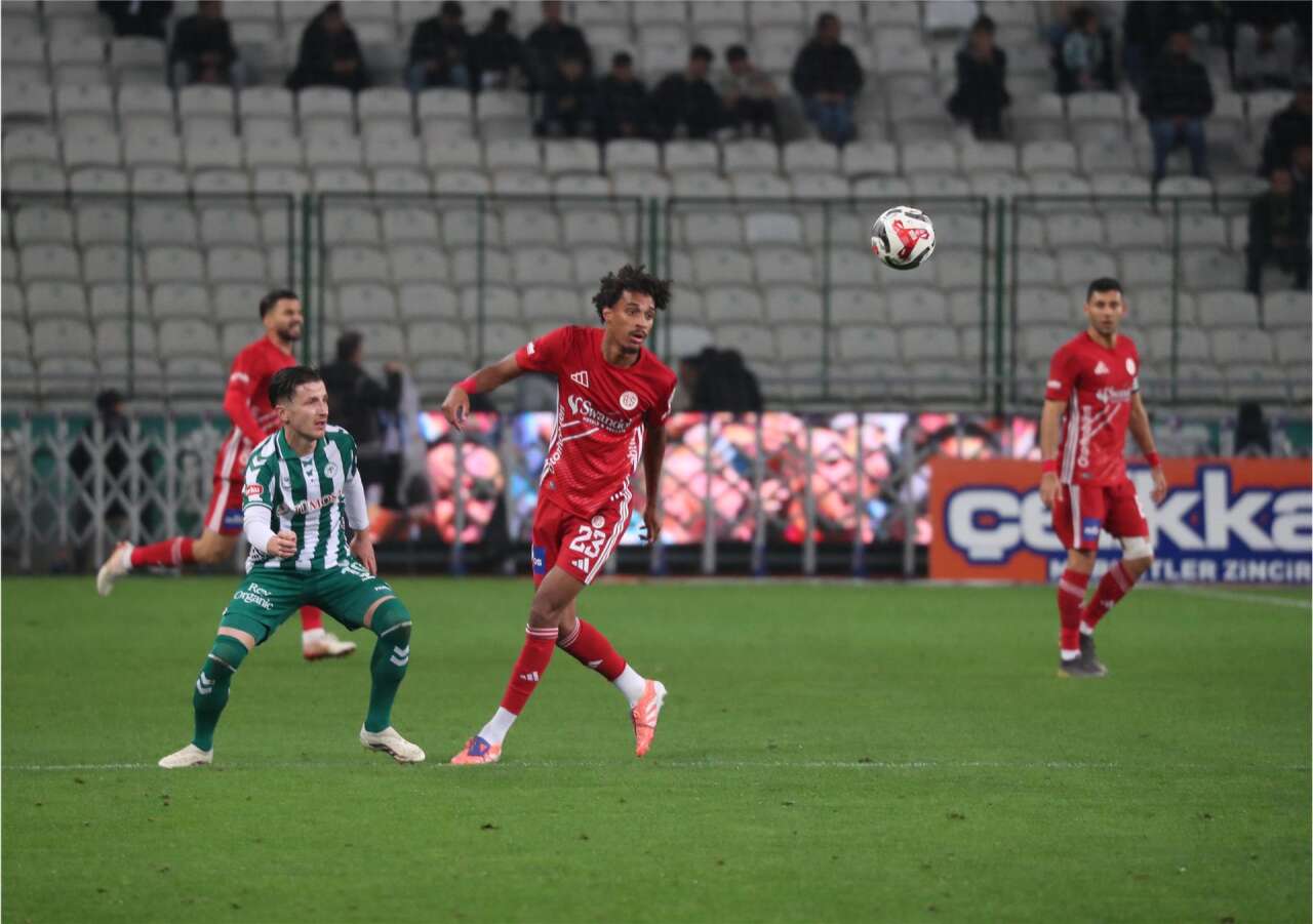 konyaspor-ile-antalyaspor-30