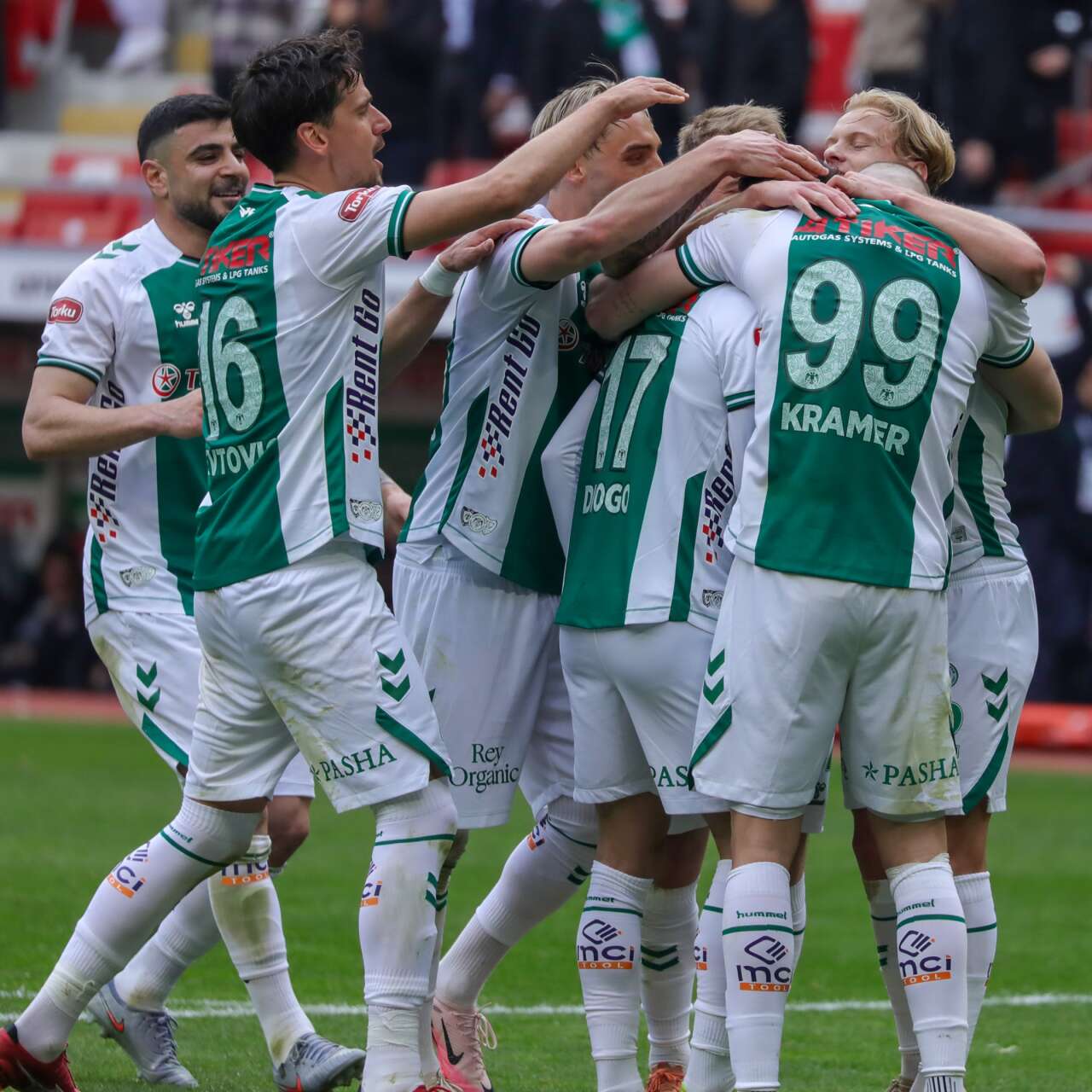 konyaspor-ile-antalyaspor-30