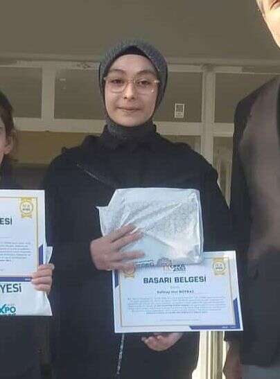 okul-saldirisinda-olen-4-arkadas-yan-yana-topraga-verildi