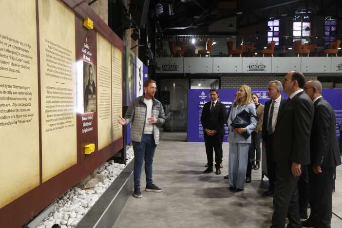 konyada-aliya-izzetbegovic-sergisi-acildi