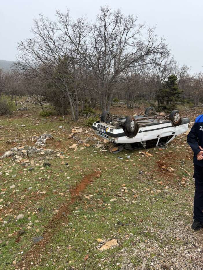 konyada-mucize-kurtulus-takla-atan-arabadan-burunlari-kanamadan-ciktilar