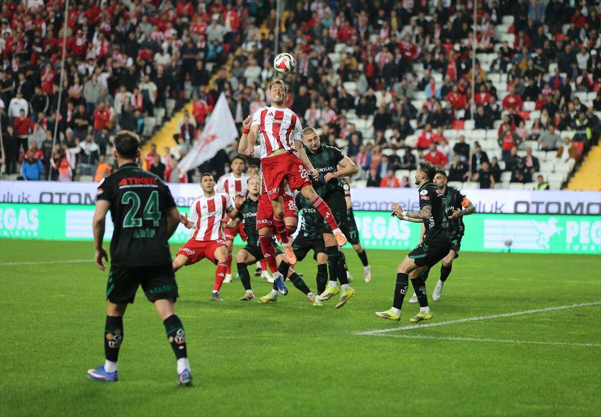 konyaspor-deplasmanda-antalyasporu-tek-golle-gecti