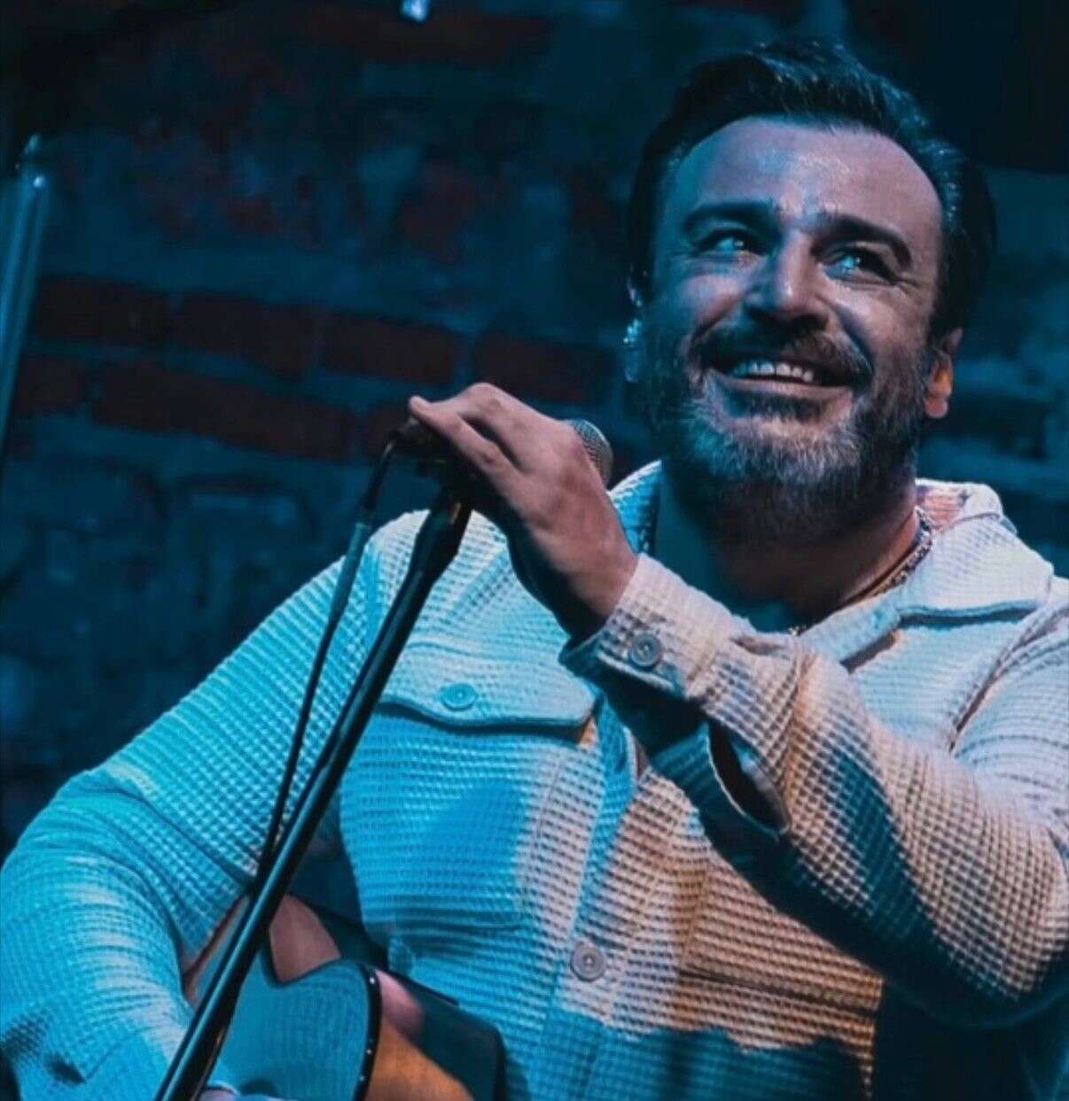 sarkici-riza-tamerin-olumu-supheli-bulundu-inceleme-baslatildi