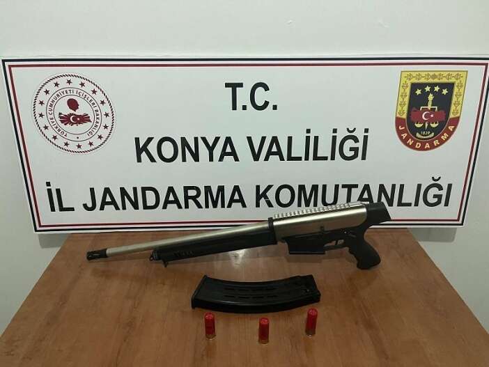 silahli-katliamlarin-gundemde-oldugu-donemde-konyada-jandarmadan-dikkat-ceken-operasyon