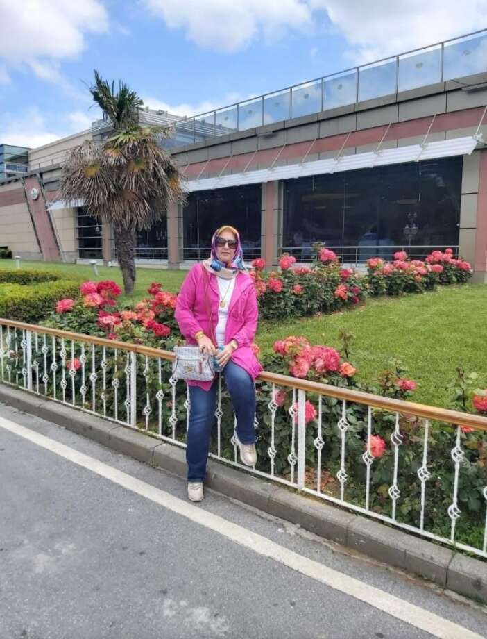 son-dersi-fedakarlik-olan-ayla-ogretmen-6-kursunla-sehit-dusmus