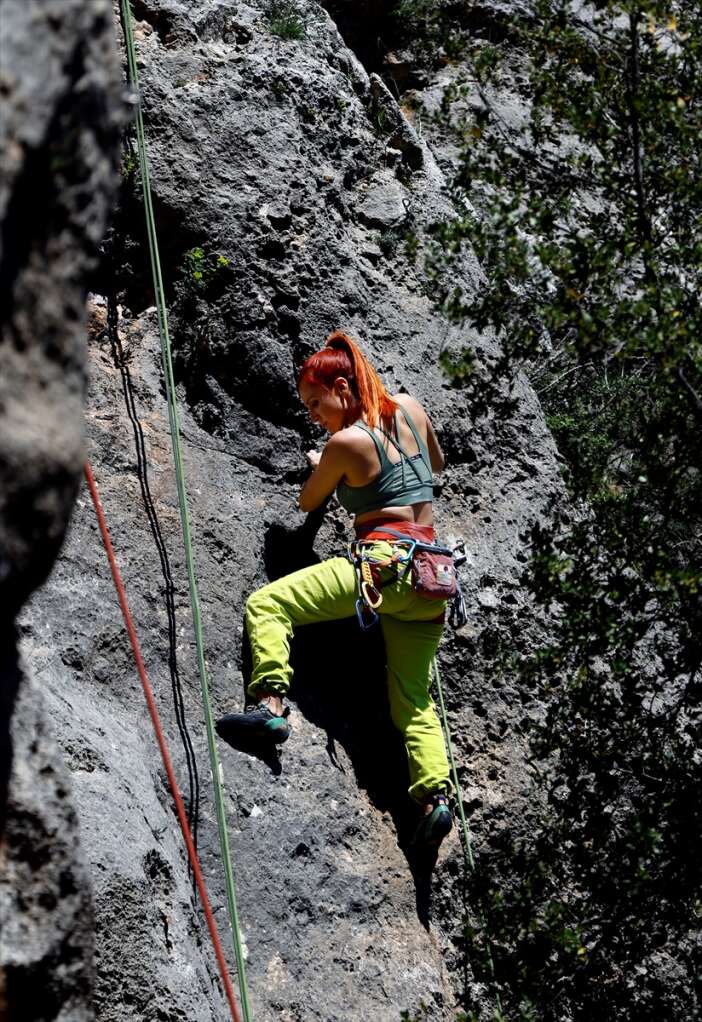 15-aylik-bebekleriyle-zirveleri-astilar-doga-tutkusu-ailece-sinir-tanimadi