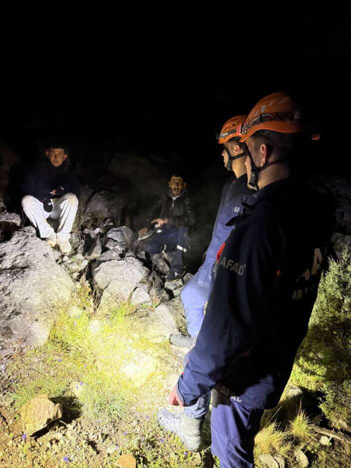 ekipler-zamanla-yaristi-konyada-daglik-alanda-gece-yarisi-kurtarma-operasyonu
