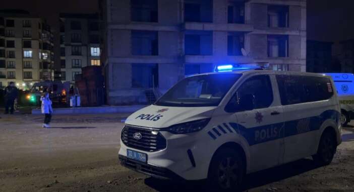 kayip-olarak-aranan-lise-ogrencisi-bina-onunde-olu-bulundu