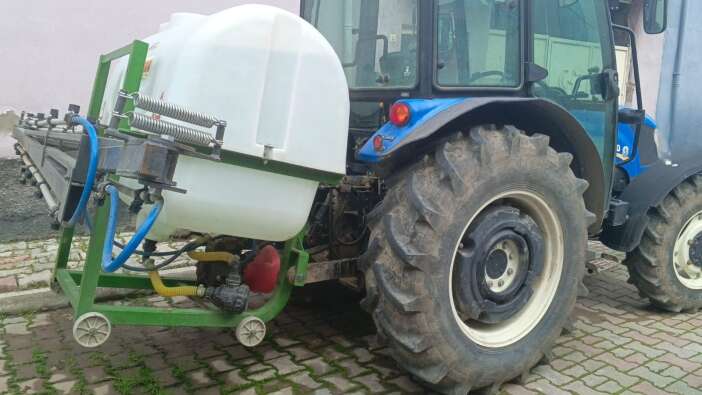 konyada-aci-olay-ciftci-traktor-ile-ilaclama-makinesi-arasinda-can-verdi