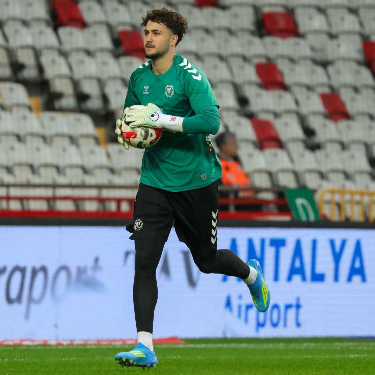 konyasporda-aylar-sonra-formasina-kavusan-deniz-ertas-konustu