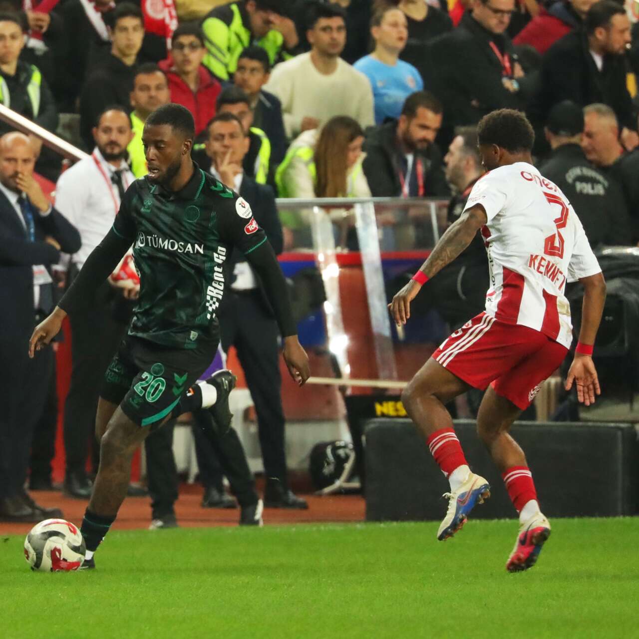 konyaspordan-2-isim-trabzonspor-macini-kaciracak