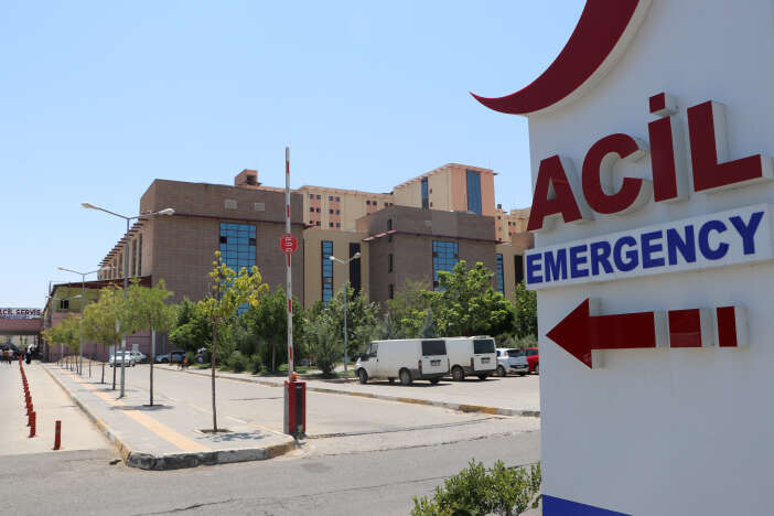 okulun-bahcesine-yildirim-dustu-2-cocuk-hayatini-kaybetti