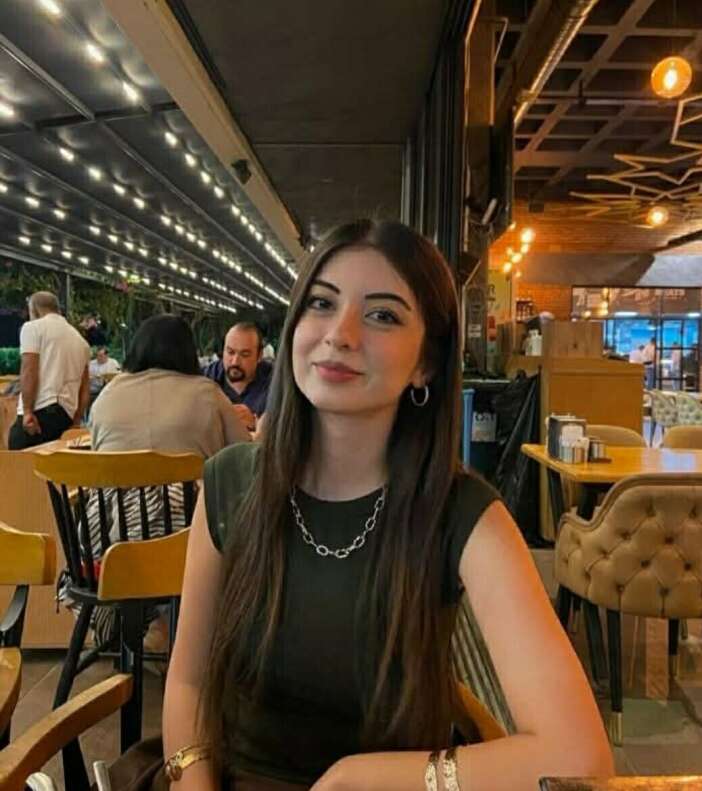 bariyerlere-carpan-otomobil-alev-aldi-genc-doktor-feci-sekilde-oldu